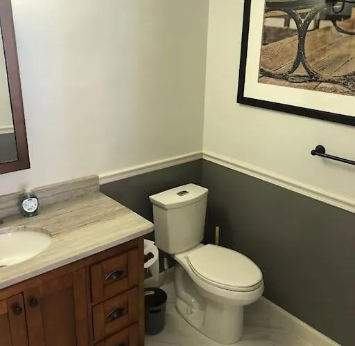 Entire Close To Downtown - 2 Queen Beds Appartamento
