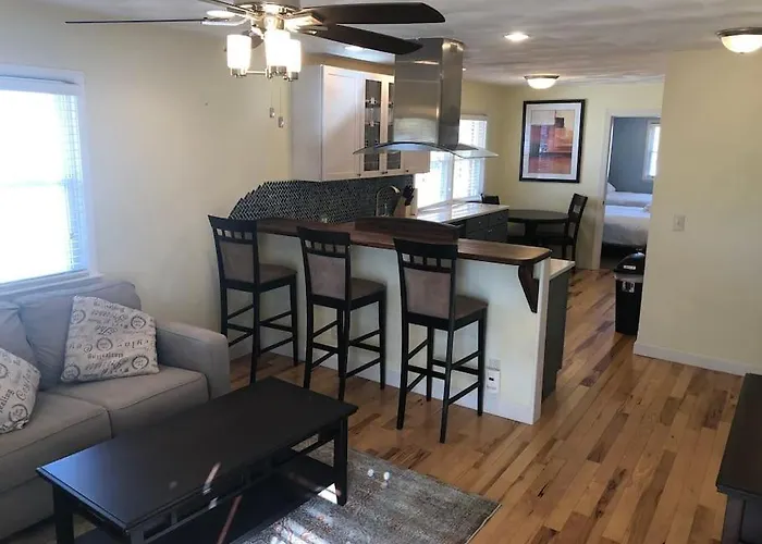 Entire Close To Downtown - 2 Queen Beds Appartamento